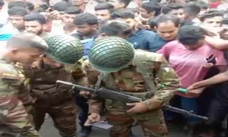 নোয়াখালীতে আগ্নেয়াস্ত্রসহ ইউপি চেয়ারম্যান গ্রেপ্তার