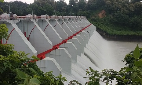 এবার কাপ্তাই বাঁধের ১৬ জলকপাট দিয়ে সেকেন্ডে ছাড়া হচ্ছে ৭৯ হাজার কিউসেক পানি