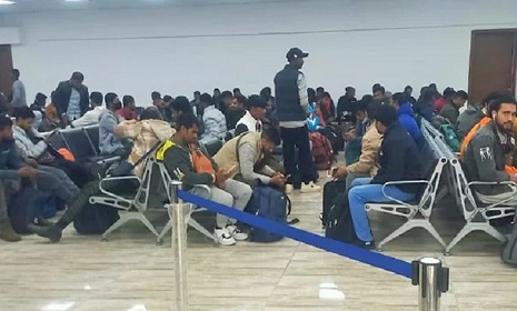 লিবিয়া থেকে ফিরলেন আটকে পড়া ১৪৪ বাংলাদেশি