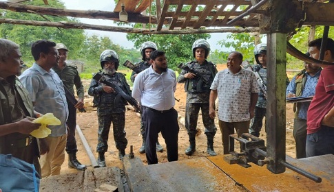 লংগদুতে অবৈধ করাতলে ভ্রাম্যমাণ আদালতের অর্থদণ্ড