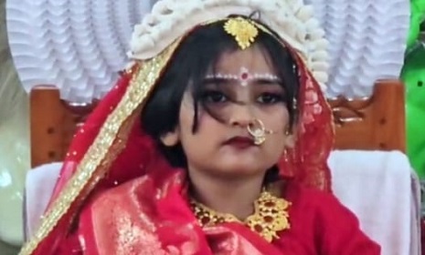 মহা অষ্টমীতে ফরিদপুর রামকৃষ্ণ মিশনে 'কুমারী পূজা' অনুষ্ঠিত