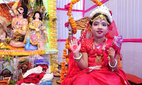 ধামরাইয়ের বকুল তলায় কুমারী পূজা অনুষ্ঠিত