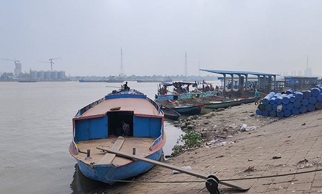 ডাকাতির ভয়ে নৌ চলাচল বন্ধ, বিপাকে ব্যবসায়ী ও যাত্রীরা