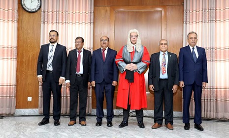 শপথ নিয়েছেন পিএসসির চেয়ারম্যান
