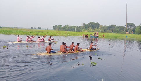 চাটমোহরে দুই দিনব্যাপী ঐতিহ্যবাহী ভেলাবাইচ প্রতিযোগিতা শুরু