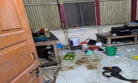 বন্যহাতির তান্ডবে ক্ষতিগ্রস্ত কাপ্তাই পুলিশ সার্কেল অফিসের টিনের ঘর