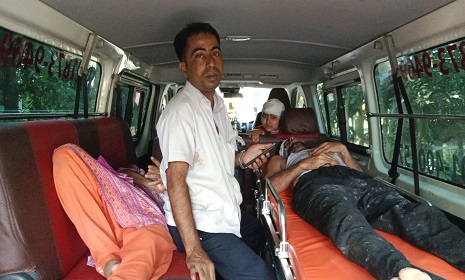 সুবর্ণচরে বড় ভাইয়ের ওপর ছোট ভাইয়ের হামলা, আহত ৩