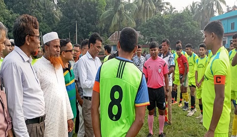 মহম্মদপুরে ৮ দলীয় ফুটবল টুর্নামেন্টের উদ্বোধন