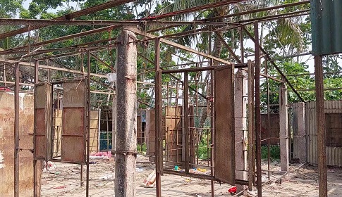 দরপত্র ছাড়াই পানির দামে বিক্রি করা হলো আশ্রয়ন প্রকল্পের ৪০টি ঘর