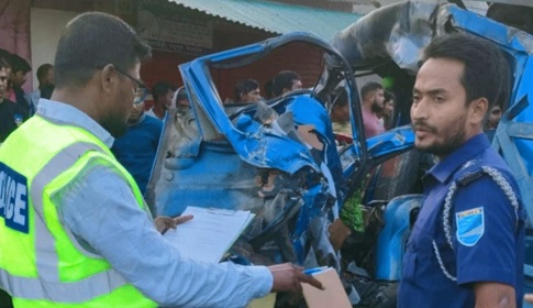 টাঙ্গাইলে বাস-পিকআপ সংঘর্ষে চারজন নিহত