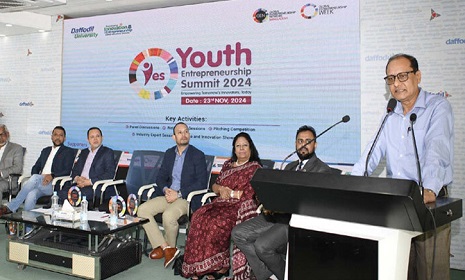 ‘দেশের শিক্ষাব্যবস্থা চাকরি ছাড়া কিছুই ভাবতে দিচ্ছে না’