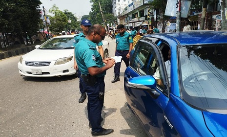 ট্রাফিক আইন লঙ্ঘনে ১৪৮৭ মামলা