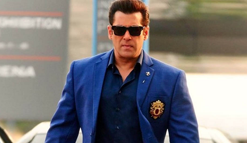 হুমকিতে মুম্বাই ছাড়লেন সালমান