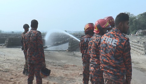 মাদারীপুরে বৈধ কাগজ না থাকায় ইটভাটার কার্যক্রম বন্ধ করে দিলো প্রশাসন