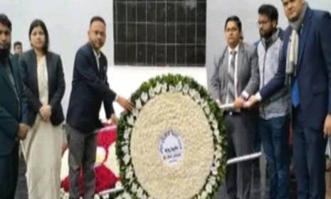 মহান বিজয় দিবসে ময়মনসিংহে পুষ্পস্তবক অর্পন ও বিজয় মেলা অনুষ্ঠিত