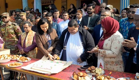 নাটোরে উৎসবমুখর পরিবেশে বড়দিন পালিত