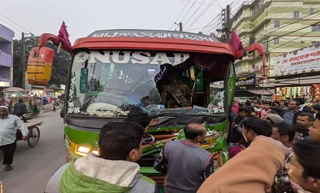 পঞ্চগড় সড়ক দুর্ঘটনায় নিহত ১, আহত আহত ১৫