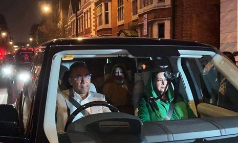 হাসপাতাল থেকে তারেক রহমানের বাড়ি ফিরলেন খালেদা জিয়া