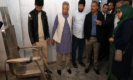 আয়নাঘর পরিদর্শনে প্রধান উপদেষ্টা