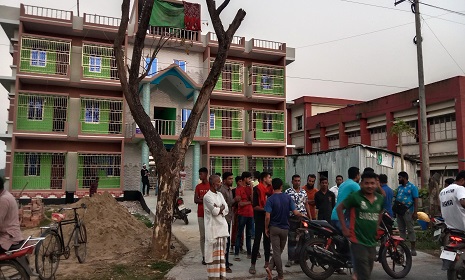সুবর্ণচরে ঋণ দেয়ার নামে প্রতারণা করে কোটি টাকা নিয়ে উধাও