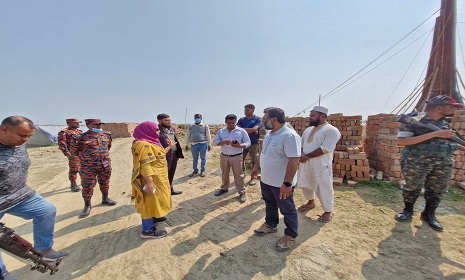 রাজবাড়ীতে গুড়িয়ে দেওয়া হলো অবৈধ ইট ভাটা