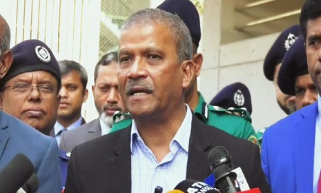‘বিপ্লবোত্তর পরিস্থিতিতে শাসন কাজ পরিচালনা সহজ নয়’