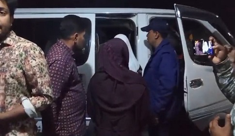 নাটোরে কলেজছাত্রীকে অপহরণকালে ৫ নারীসহ আটক ১০ 