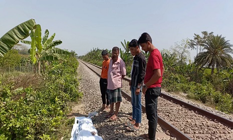 কোটচাঁদপুরে রেললাইনের পাশ থেকে অজ্ঞাত ব্যক্তির লাশ উদ্ধার