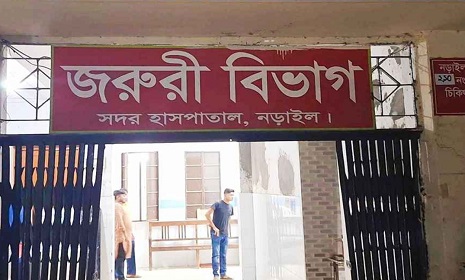 নড়াইলে বিএনপি কার্যালয়ে ককটেল বিস্ফোরণ, ৩ নেতা আহত