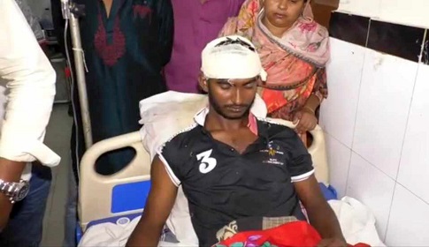 আগৈলঝাড়ায় যুবলীগ ও ছাত্রলীগের হামলায় ছাত্রদল নেতাসহ ১০ জন আহত