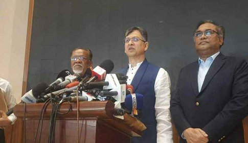 ৭১ ও ২৪ এক কাতারে আনতে রাজি নয় বিএনপি