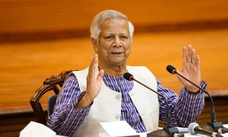 ৪ ক্যাটাগরিতে বিভিন্ন প্রতিষ্ঠানকে পুরস্কার দিলেন প্রধান উপদেষ্টা