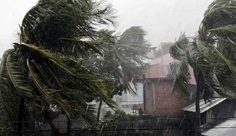 রাতেই ১১ অঞ্চলে ঝড়ের আভাস, সতর্ক সংকেত
