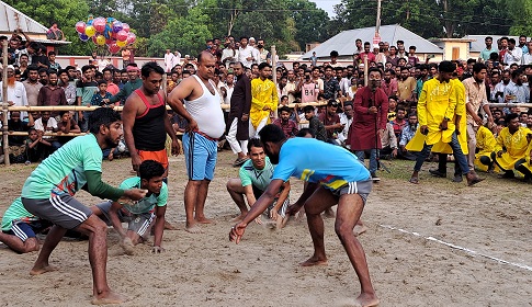 সালথায় গ্রামবাংলার ঐতিবহ্যবাহী লাঠি খেলা ও হাডুডু খেলা অনুষ্ঠিত