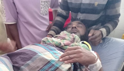 ড্রেন খননের মাটি দখলে নিতে বড় ভাইকে কুপিয়ে জখম