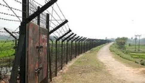 সাতক্ষীরা সীমান্তে বিজিবির অভিযানে ৯০টি হীরার নাকফুল উদ্ধার
