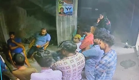 ফরিদপুরে টেন্ডারের টাকা ভাগাভাগি নিয়ে বিএনপি-জামায়তের দফায় দফায় সংঘর্ষ