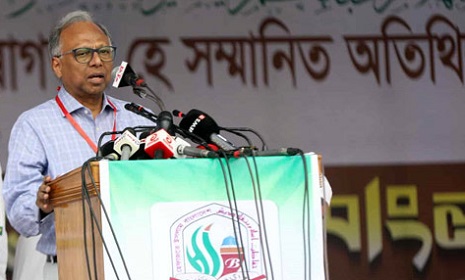 ‘হাসিনার বিরুদ্ধে গণহত্যার মামলা করুন’