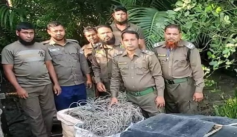 সুন্দরবনে হরিণ শিকারের ৬ বস্তা ফাঁদ উদ্ধার 