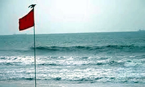 সাত অঞ্চলের নদী বন্দরে সতর্কতা সংকেত