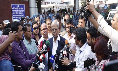 ‘খালেদা জিয়ার ফিরে আসা গণতন্ত্রে উত্তরণের পথ সহজ করবে’