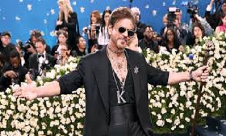 মেট গালায় ইতিহাস গড়লেন বলিউড বাদশা