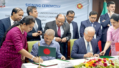 ‘ইতালিতে বৈধ অভিবাসন বাড়ানোর লক্ষ্যে কাজ চলছে’