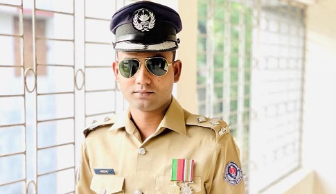 স্ত্রীর লাঞ্ছনা সইতে না পেরে এএসপি পলাশের আত্মহত্যা