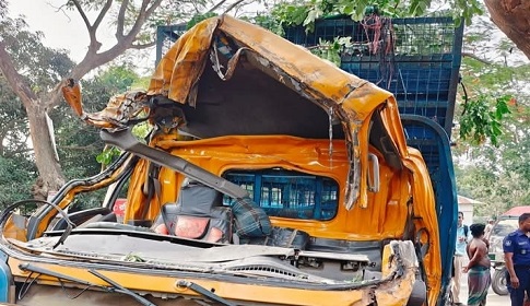 গোপালগঞ্জে গাছের সাথে পিকআপের ধাক্কা, নিহত ৩