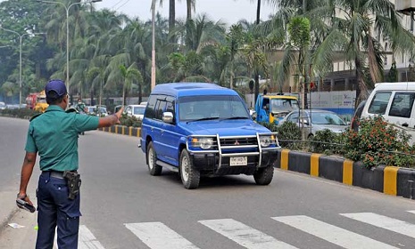 ট্রাফিক আইন লঙ্ঘনে ডিএমপির ২৩২২ মামলা