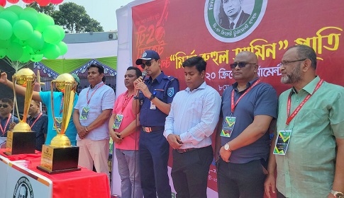 ঠাকুরগাঁওয়ে মির্জা রহুল আমিন স্মৃতি ক্রিকেট টুর্নামেন্ট’র উদ্বোধন