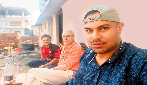আদালতের নির্দেশ অমান্য: পিতা-মাতার সম্পত্তি থেকে বঞ্চিত ছেলে