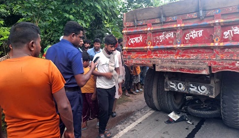 কুষ্টিয়ায় ট্রাক্টরের চাপায় মোটরসাইকেল আরোহীর মৃত্যু