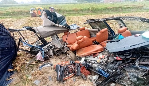 ঠাকুরগাঁওয়ে সড়ক দুর্ঘটনায় নিহত ৪